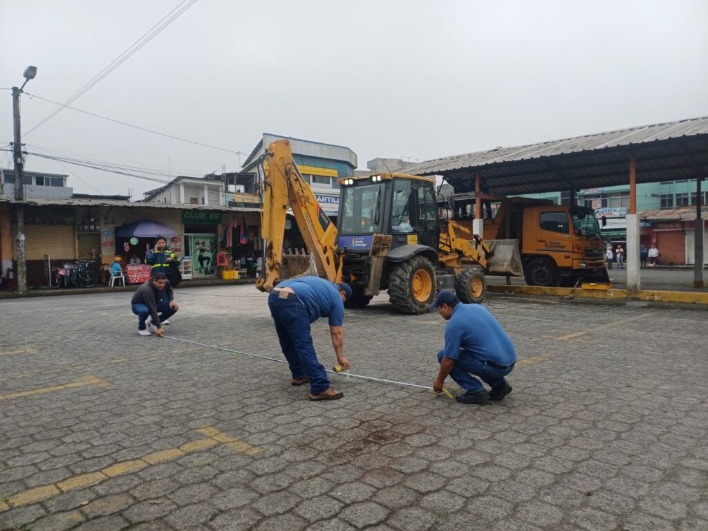 Santo Domingo reacondicionan la exminiterminal para vendedores de la exescuela Caracas