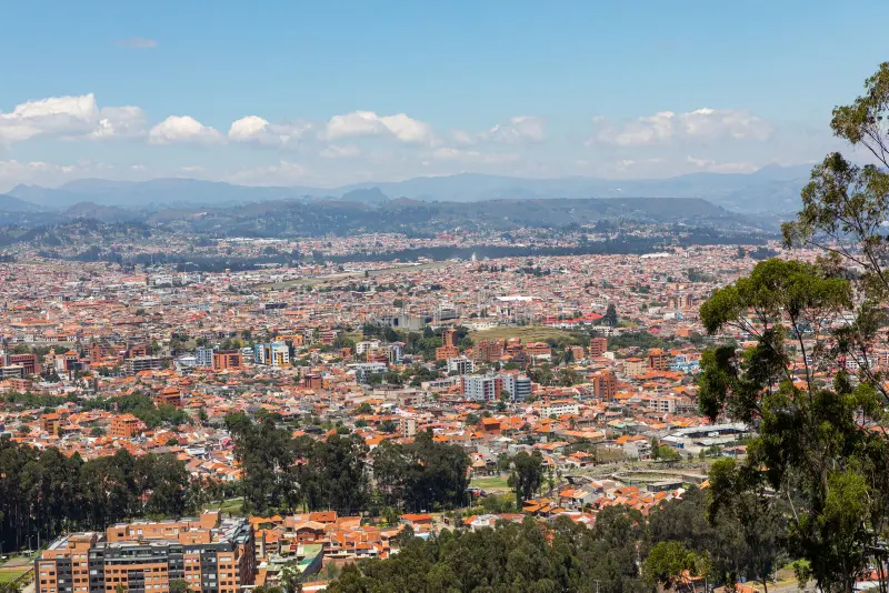Clima en Cuenca este jueves 21 de agosto: parcialmente soleado y temperaturas agradables
