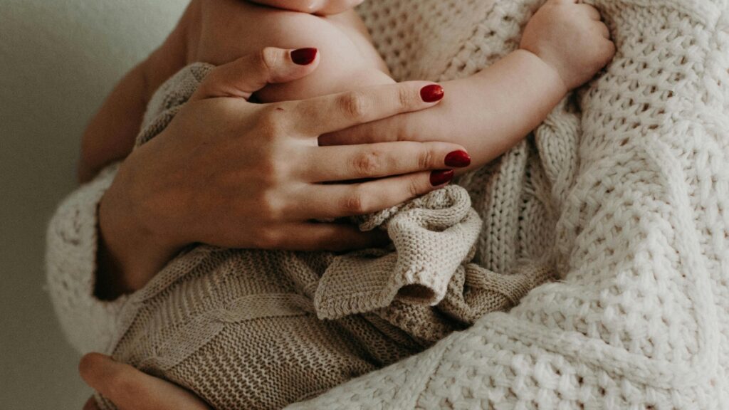 Tragedia en Uruguay Una mujer policía saltó desde un sexto piso junto a su bebé de dos meses de nacida en el barrio Pocitos, de Montevideo. (Referencial-Pexesl)