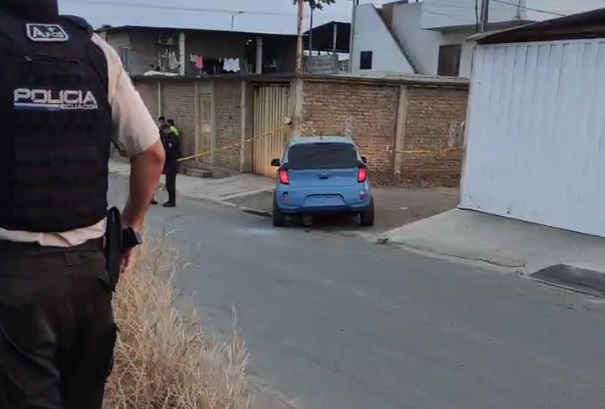 Un agente de tránsito identificado como David Isaac Yánez Velasco, de 27 años, resultó asesinado de varios disparos la mañana de este jueves 14 de agosto.