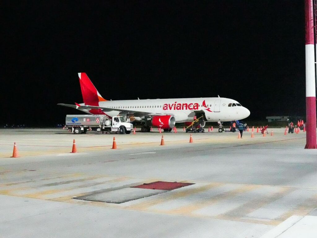 Los pasajes aéreos a Manta, Cuenca, Loja y Santa Rosa costarán más debido a la eliminación del subsidio al combustible Jet A1.