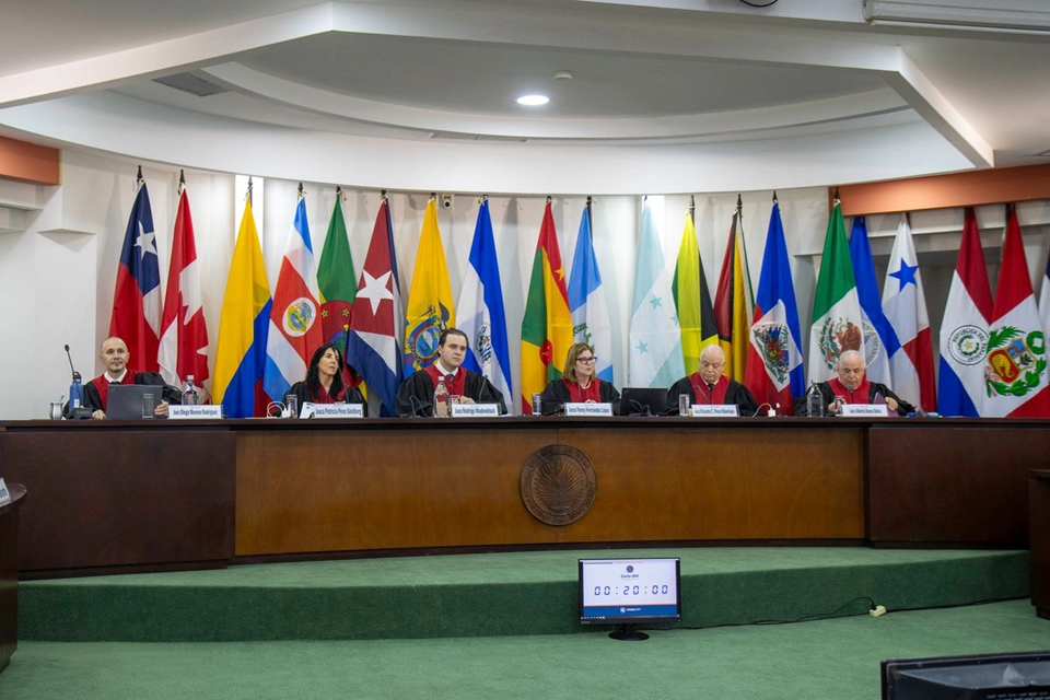 Gobierno de Ecuador recibe nuevo llamado de la CIDH sobre ataques a la Corte Constitucional