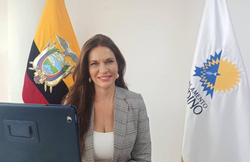 Ecuador renueva su representación diplomática con nombramientos en cuatro países.
