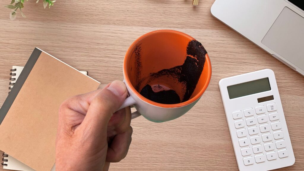 ¿Tu taza del trabajo es un nido de bacterias?