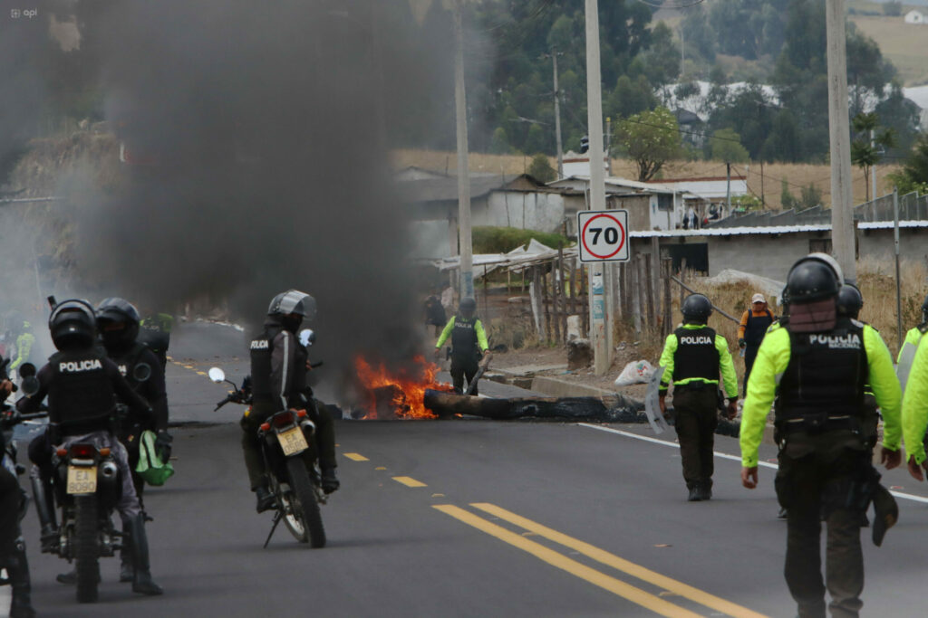 Tres detenidos durante protestas en Quito permanecen desaparecidos, según organizaciones civiles