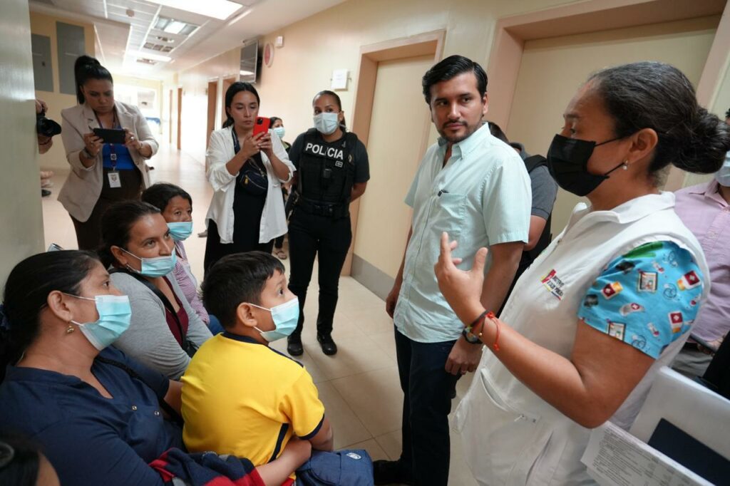 Con acuerdo ministerial el Ministerio de Salud dispone acelerar la compra de medicinas para hospitales de Ecuador