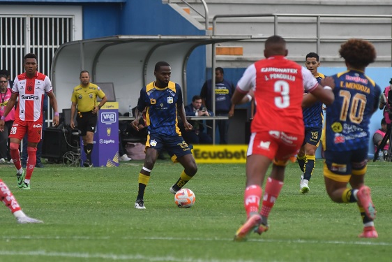 Delfín cayó ante Técnico Universitario y definirá su permanencia en la última fecha