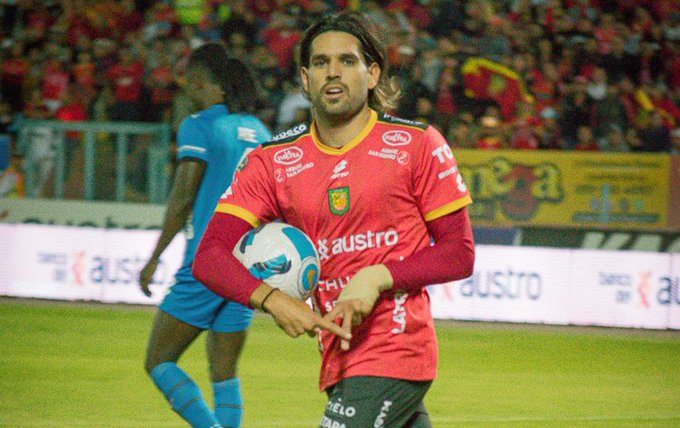 Pablo Magnín demandó a Deportivo Cuenca y el club tiene prohibido contratar jugadores.