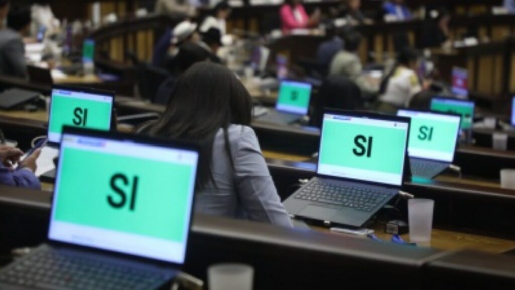Ley de Fortalecimiento y Sostenibilidad Crediticia voces divididas en la Asamblea Nacional tras aprobación. (AN)
