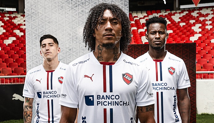 Liga de Quito sorprende a sus hinchas con camiseta especial de aniversario