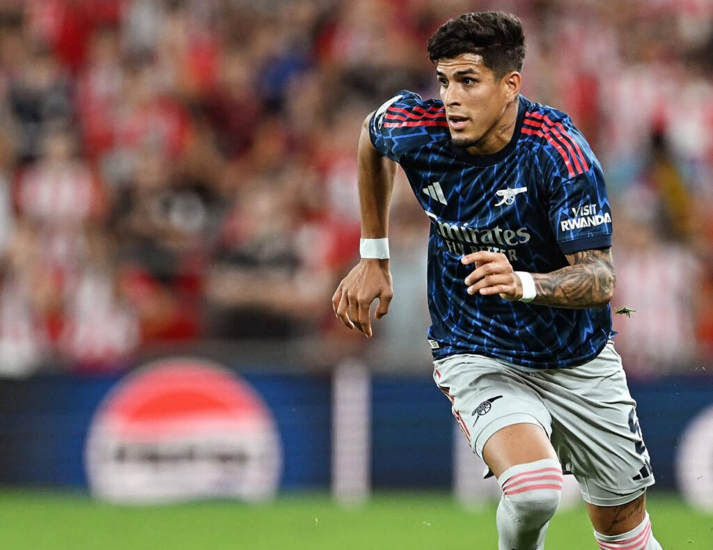 Piero Hincapié es baja en Arsenal para medir al Olympiacos por Champions League y preocupa su lesión