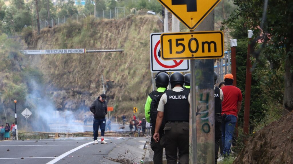 Vías cerradas Conozca cuáles son las carreteras que se encuentran inhabilitadas, según el ECU 911. (API)