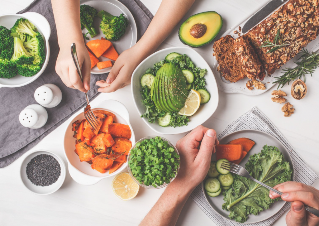 Dieta y envejecimiento cerebral: estudio revela cambios biológicos ligados a la alimentación