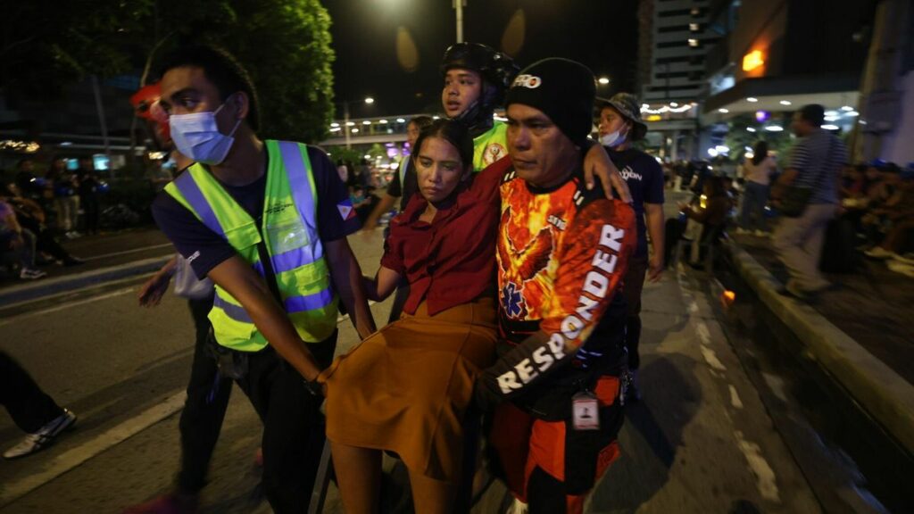 Fuerte seísmo en Filipinas obliga a evacuaciones masivas