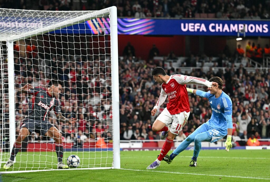 Arsenal derrotó 2-0 a Olympiacos en Champions League sin el ecuatoriano Piero Hincapié por lesión