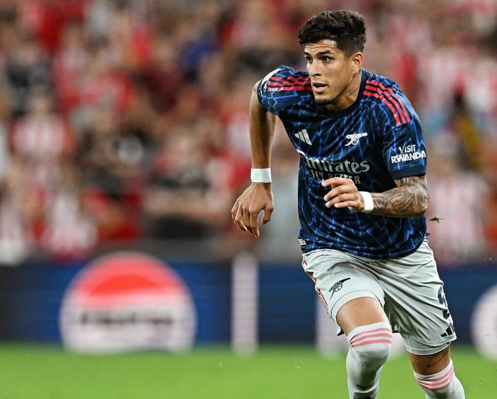 El ecuatoriano Piero Hincapié supera su lesión y regresa a la convocatoria del Arsenal en Champions League