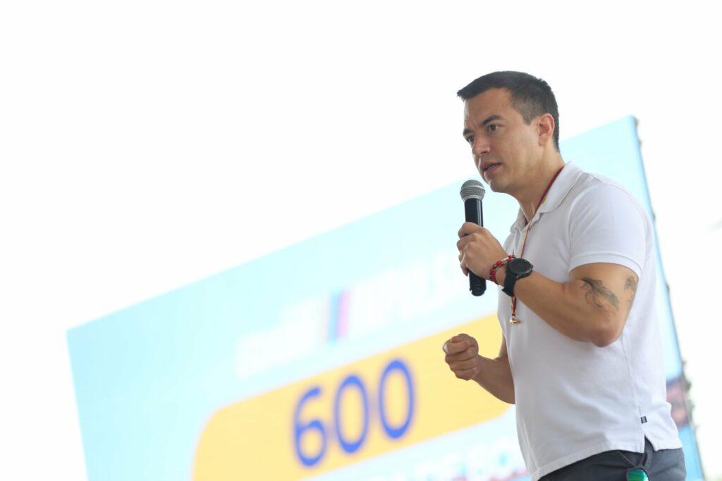 El presidente Daniel Noboa anunció el programa Casa U, para estudiantes de universidades y escuelas politécnicas públicas. FOTO: @Presidencia_Ec.