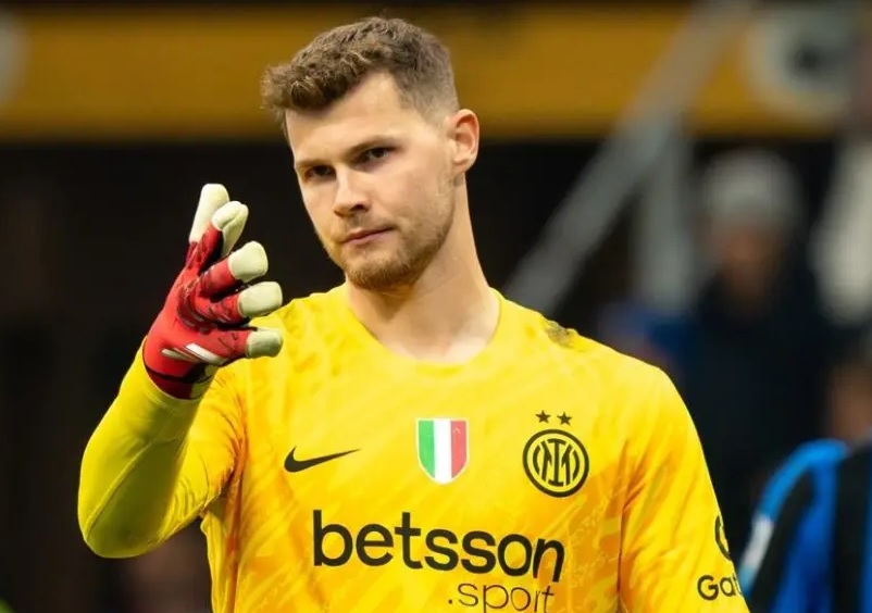 Josep Martínez, portero español del Inter de Milán, atropelló y causó la muerte instantánea de un hombre de 81 años que se desplazaba en silla de ruedas eléctrica.