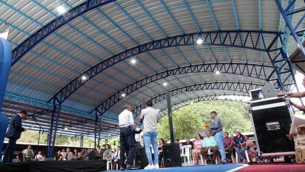 La Alcaldía de Portoviejo destina más de 300 mil dólares para cubiertas en cuatro instituciones educativas de zonas rurales. (El Diario)