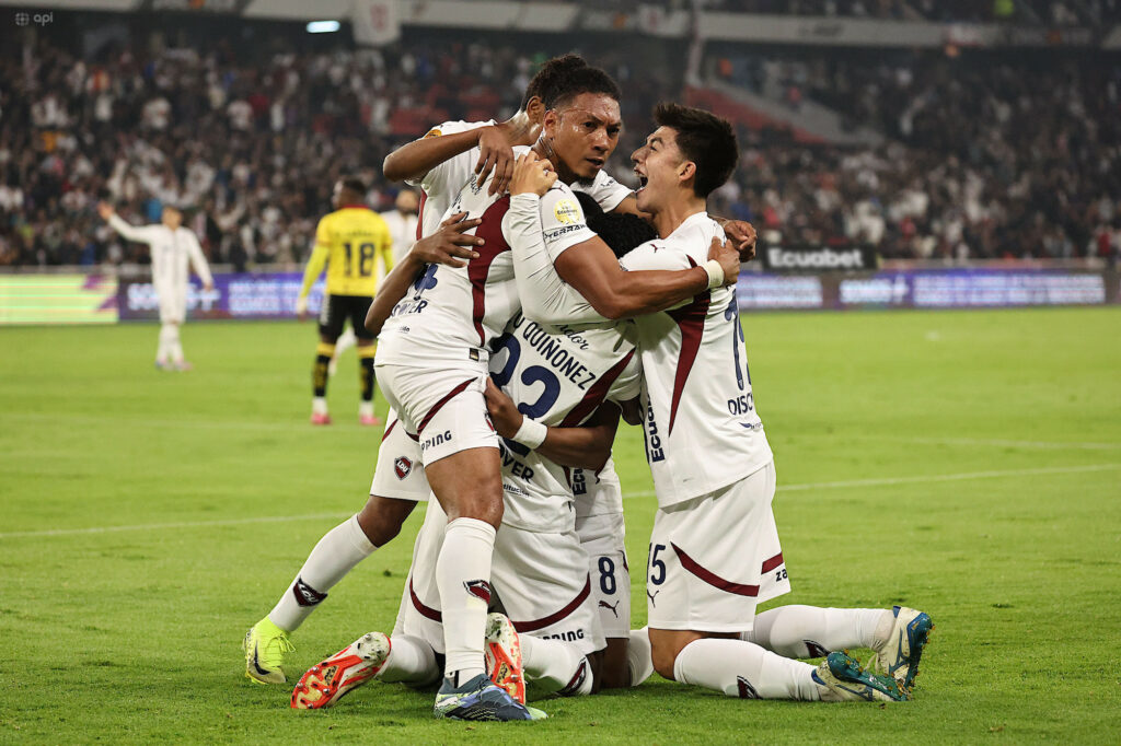 Liga de Quito enfrenta al invicto Palmeiras en semifinales de Libertadores, buscando aprovechar la altitud y su gran momento futbolístico.