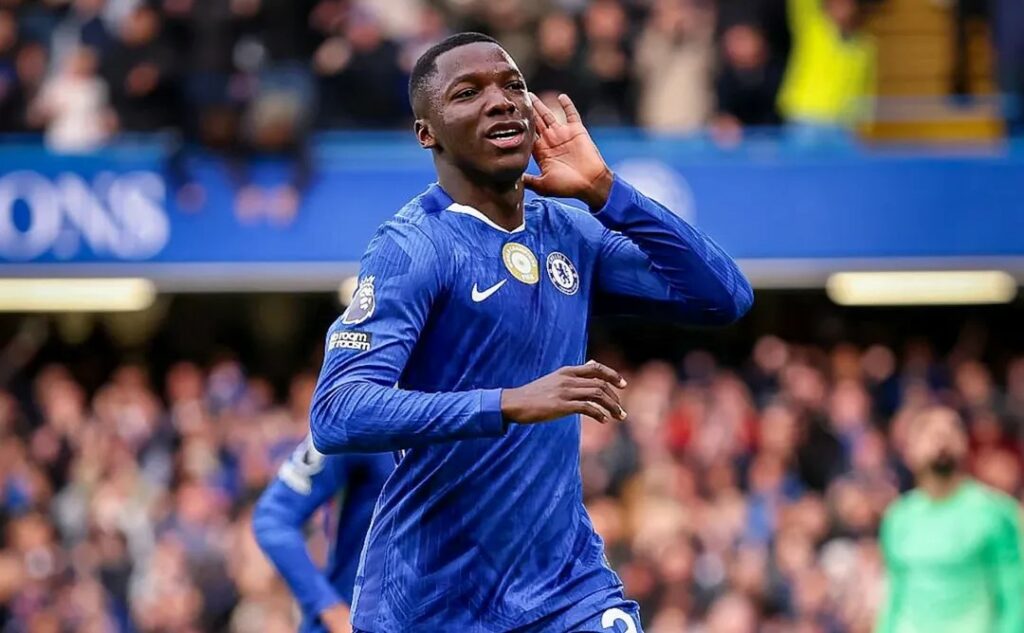 Moisés Caicedo, volante de Chelsea, cambia de representante.
