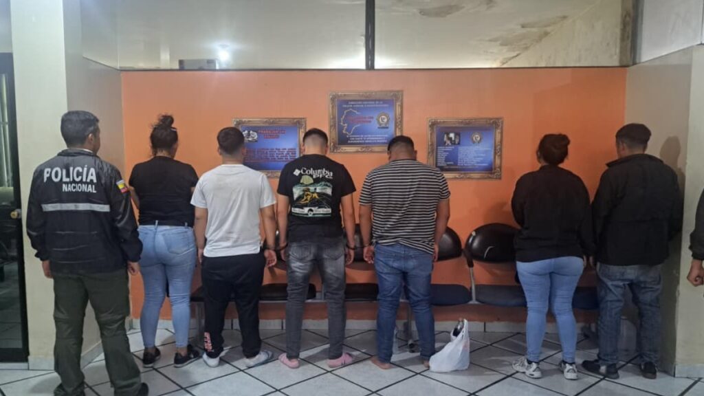 Operativo en El Avenidazo culmina con detención de presuntos “lanceros” y recuperación de cerca de 40 celulares en Portoviejo.