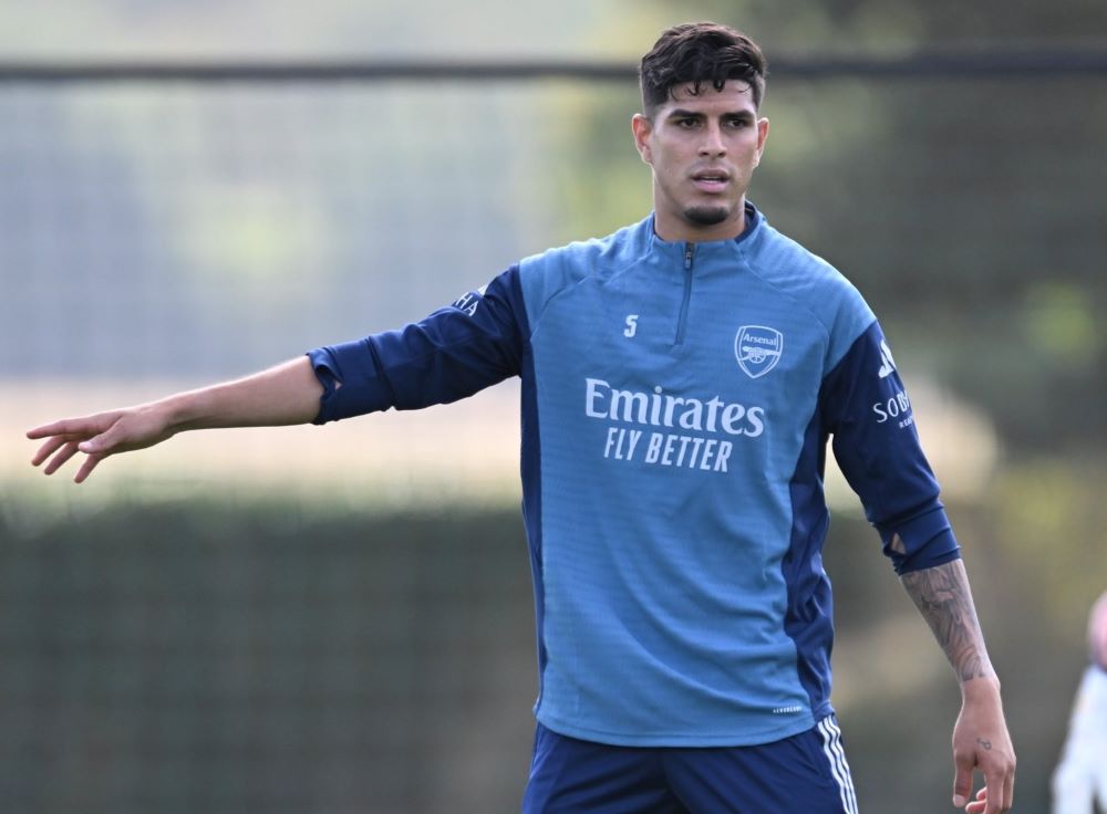 Piero Hincapié vuelve a los entrenamientos con Arsenal.