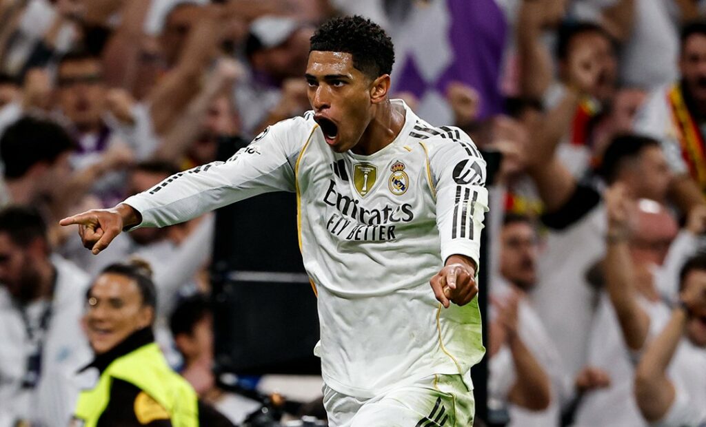 Jude Bellingham celebra el gol del triunfo con el que Real Madrid superó a Juventus en Santiago Bernabéu.