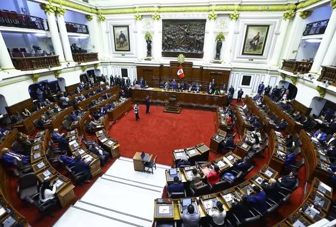 El presidente del JNE, Roberto Brumeo, ratifica elecciones generales en Perú pese a inestabilidad política. FOTO: Europa Press.