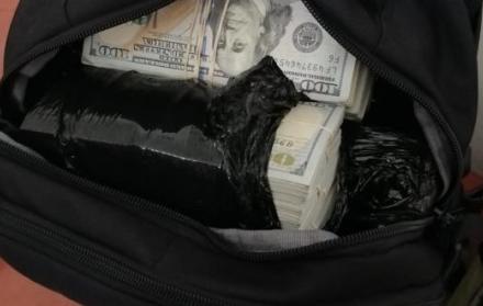 El Guabo: operativo militar intercepta vehículo con dinero y oro sin documentos