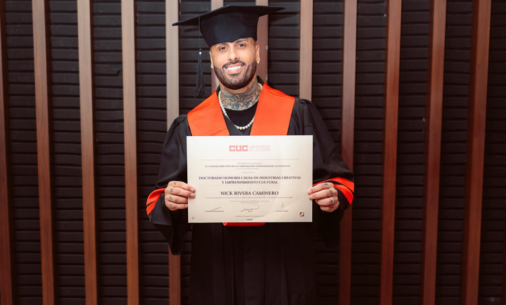 Nicky Jam recibe Doctorado Honoris Causa en Industrias Creativas y Emprendimiento Cultural