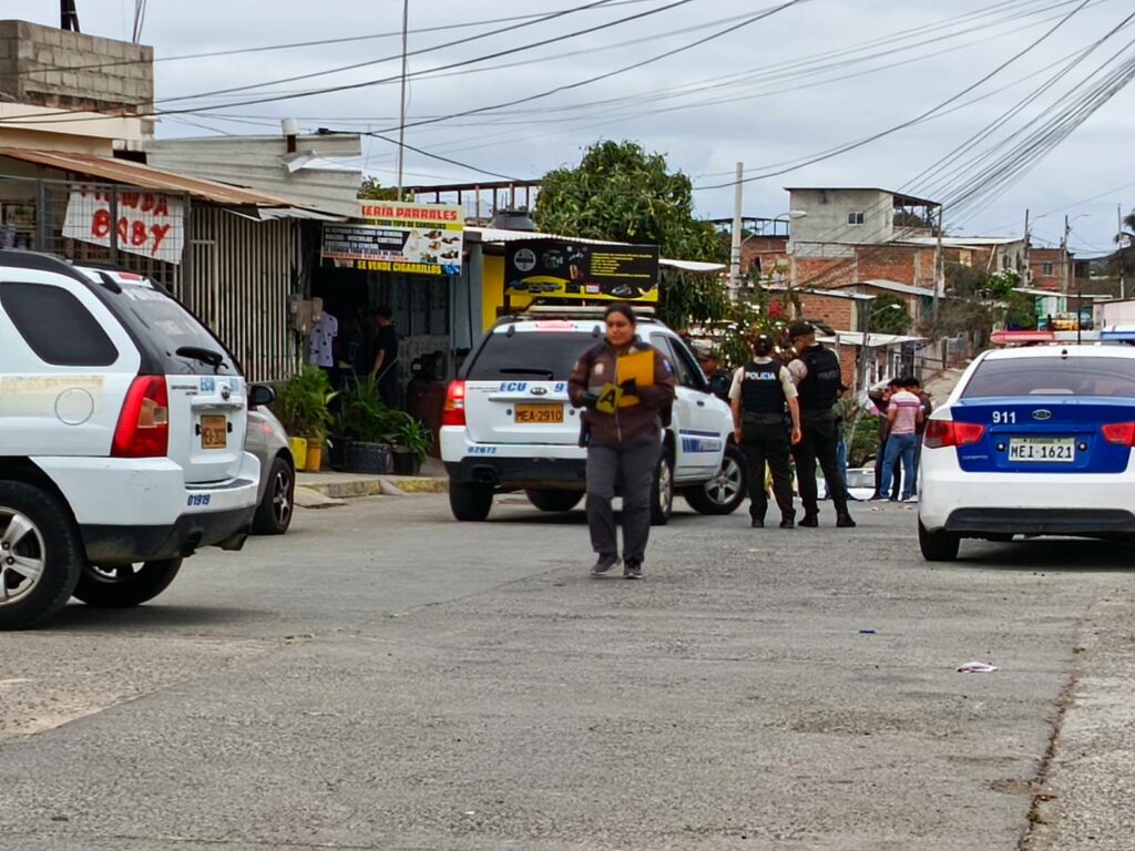 ¡No paran los sicariatos en Manta! Dos hombres fueron asesinados a tiros en el barrio Amazonas