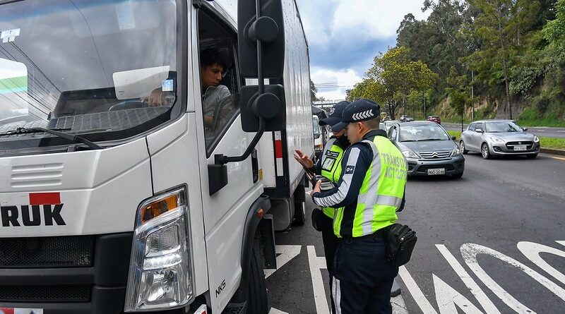 AMT intensifica controles al transporte pesado en la avenida Simón Bolívar