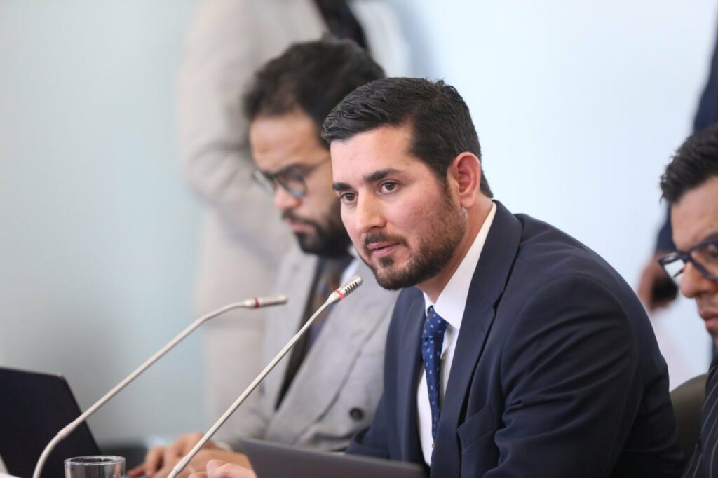 Bernardo Cordovez toma las riendas del IESS por decreto del presidente Daniel Noboa.