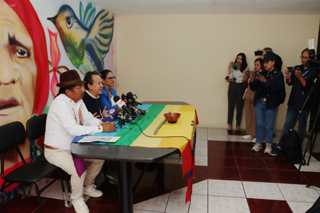 Denuncian presunto uso de fondos públicos en la campaña del Sí de la consulta popular y referéndum en Ecuador.