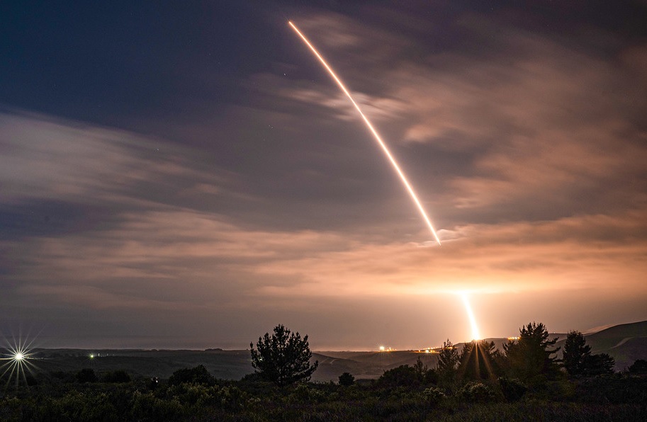 El Comando de Ataque Global de la Fuerza Aérea de Estados Unidos (AFGSC) realizó un lanzamiento de prueba de un misil balístico intercontinental Minuteman III.