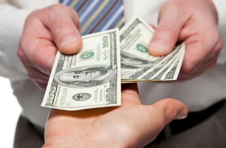 El Gobierno, a través del Ministerio de Economía y Finanzas, analiza cuatro escenarios de incremento salarial para cerca de 400 mil funcionarios públicos.