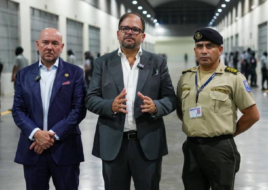 El Presidente de la República, Daniel Noboa, ha realizado tres reestructuraciones en su gabinete ministerial desde noviembre de 2023 que asumió el poder.