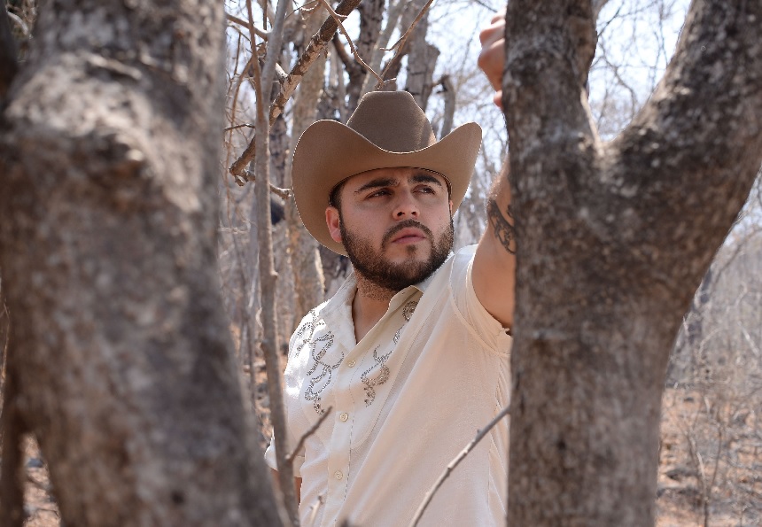 El cantante mexicano de música regional Gerardo Ortiz recibió una condena de tres años de libertad supervisada por un tribunal federal de California.