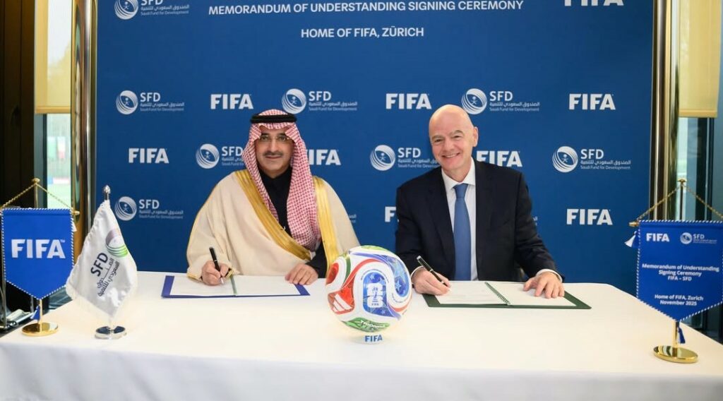 FIFA y Fondo Saudí firman acuerdo por hasta 1.000 millones de dólares en préstamos para estadios en países en desarrollo