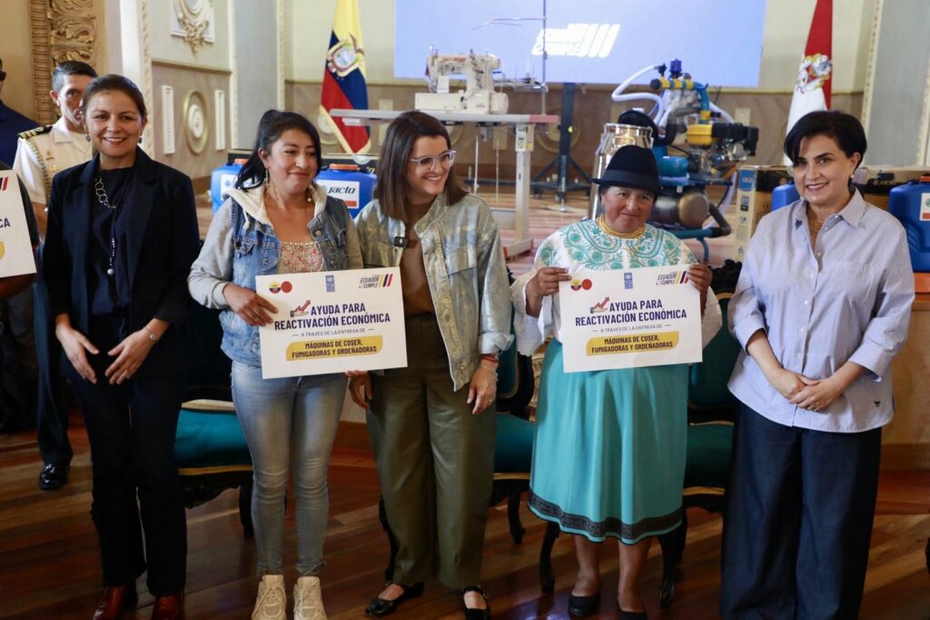 Gobierno entrega maquinaria en Imbabura para reactivar economía tras paro de 2025. FOTO: @CancilleriaEc.