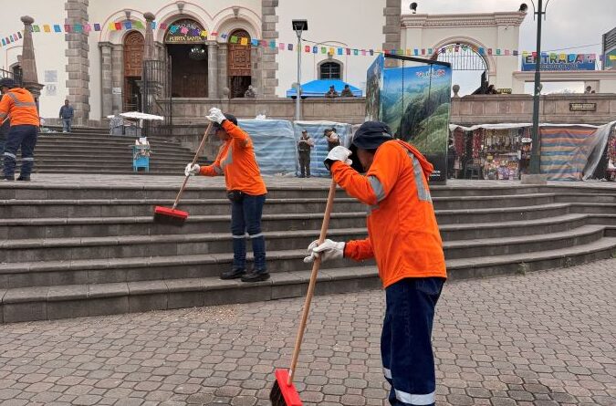 Operativo de limpieza en El Quinche recoge desechos equivalentes a 250 familias en una semana