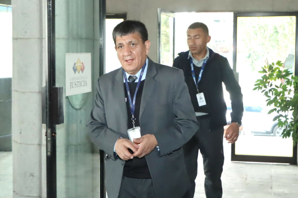 Renuncia de Wilson Toainga Cpccs acepta su dimisión y Carlos Leonardo Alarcón asume la Fiscalía General.