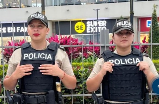 Velación de policías fallecidas en accidente en Naranjal se realiza en Santo Domingo