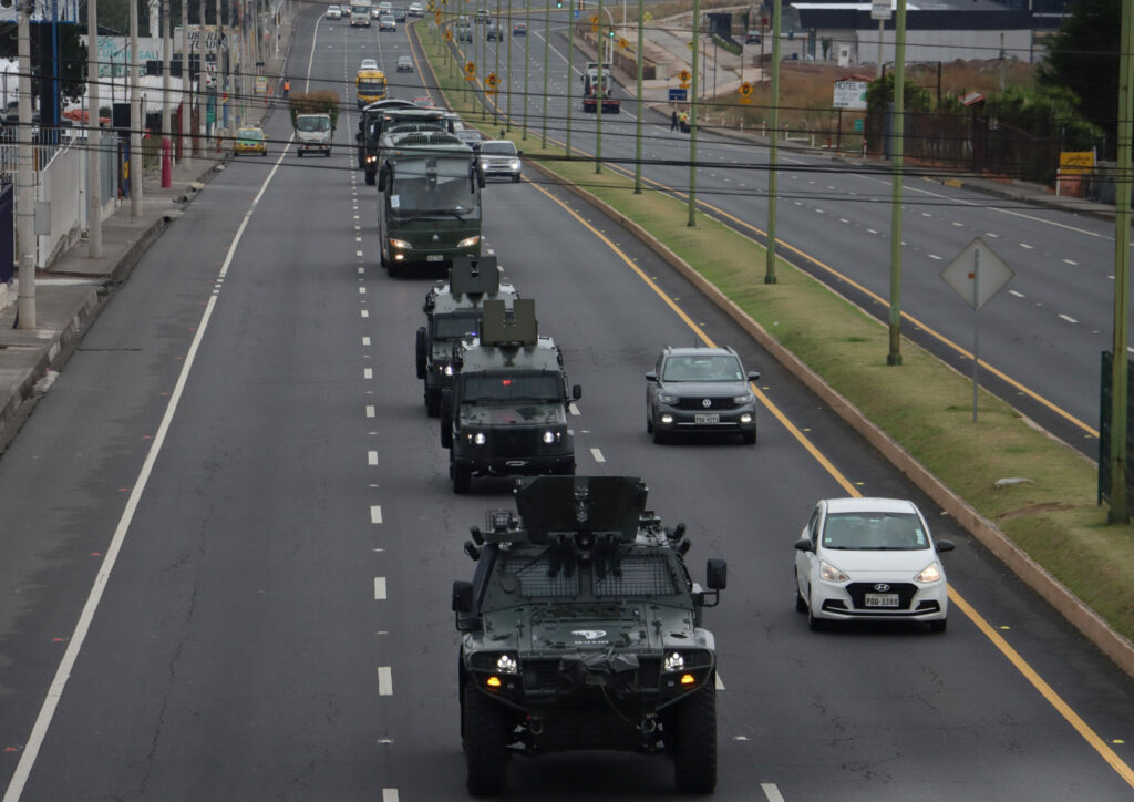 Human Rights Watch cuestiona el uso de inteligencia estatal para inmovilizar finanzas de grupos sociales en Ecuador.