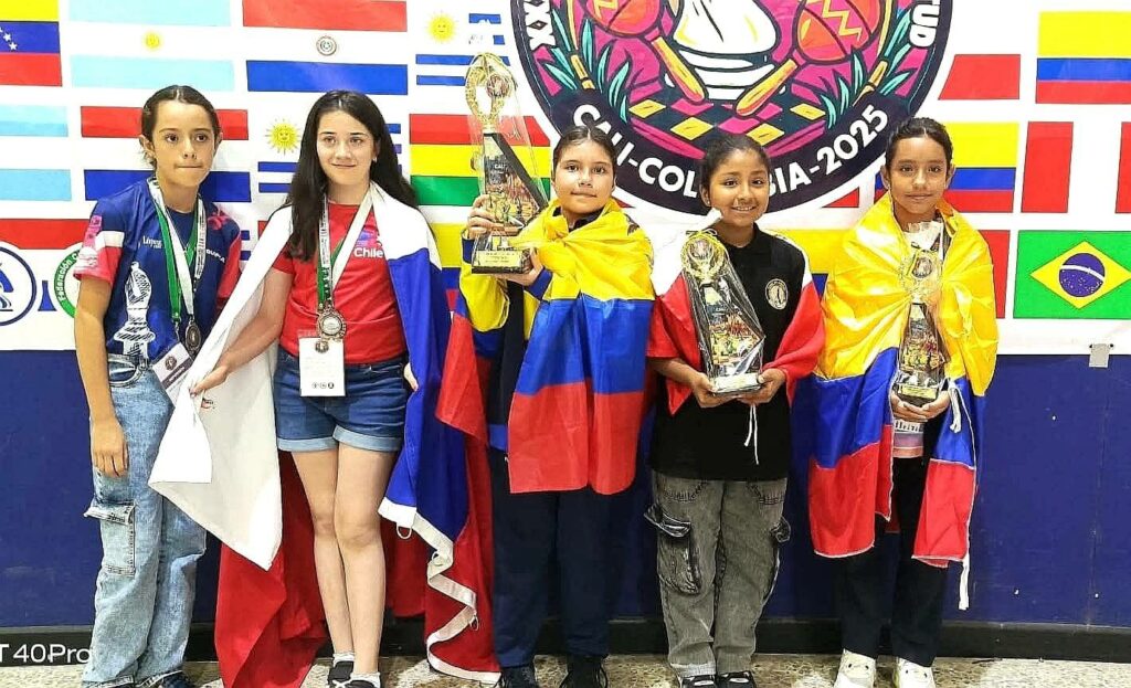 Alma Palma y Shaddai Guzmán conquistan medallas en el Sudamericano Juvenil de Ajedrez en Cali.