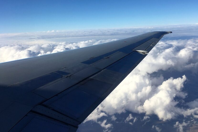 Autoridades aeronáuticas investigan un nuevo incidente de casi colisión aérea ocurrido cerca de Venezuela.