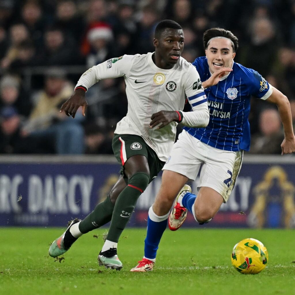 Chelsea con Moisés Caicedo vence 1-3 al Cardiff City y avanza a semifinales de la Carabao Cup