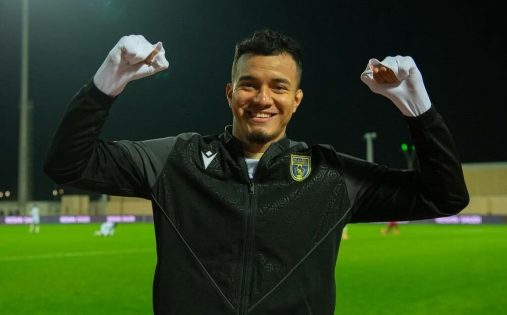 Cristhoper Zambrano marca en la victoria de Al-Taawon ante Al Kholood.