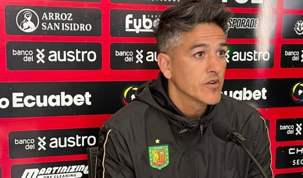 Deportivo Cuenca anuncia fin del ciclo de Norberto Araujo en el banquillo